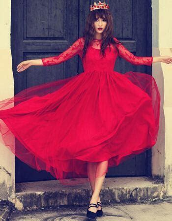 梦见自己穿红裙子是什么意思（梦见自己穿红裙子的寓意）
