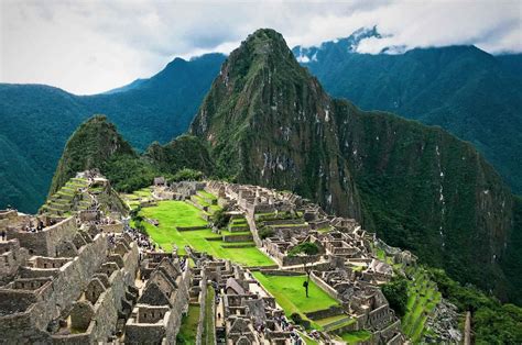 Machu Picchu: Exploring the Lost Civilizations of the World - International Explorer