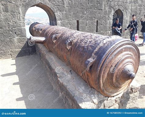 Janjira Fort Cannon of 50 Tons Editorial Photography - Image of tons, inside: 167585592