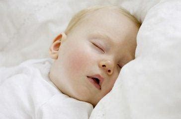寶寶睡覺時突然大哭怎麼辦 快速讓寶寶睡覺的方法 - 每日頭條