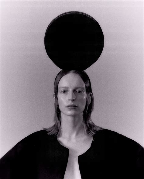 Sara R | Brooks modeling agency