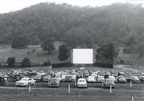 Drive-In Theater in West Virginia, 1950s [1964x1377] : r/HistoryPorn