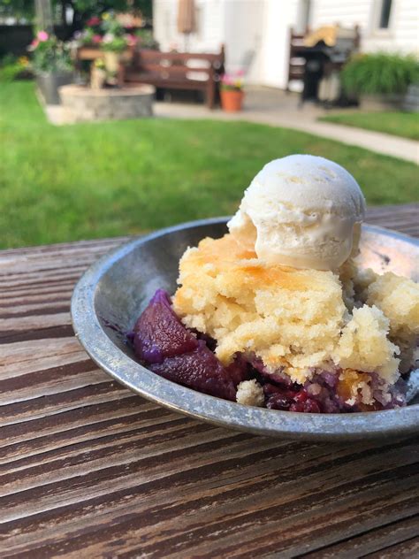 Blackberry Peach Cobbler : r/Baking