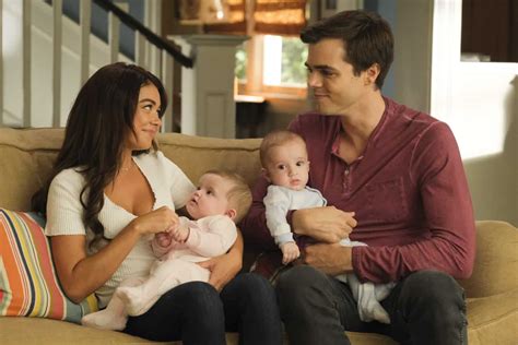Modern Family Season 1 Cover