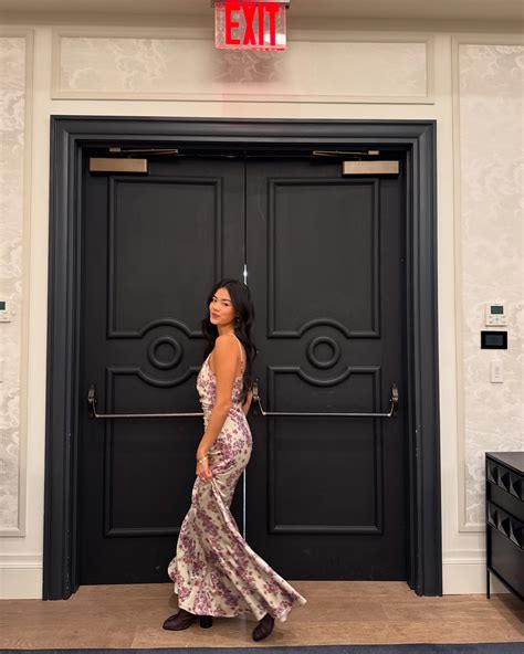 ashley alexander | mama a girl behind you | Instagram