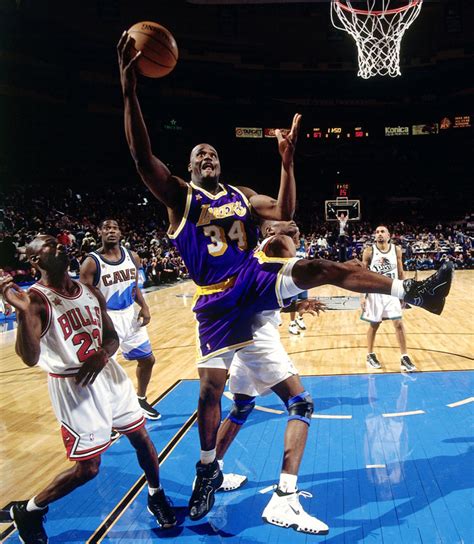 220万美元落锤！乔丹98年NBA总决赛签名战靴拍出天价 | 体育大生意