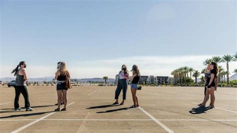 Photos: A surge in early voting as Covid-19 transforms US elections ...