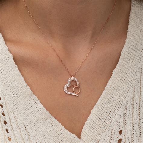 Silver Rose Heart Solitaire Necklace – GIFTED BEAUTY ®️