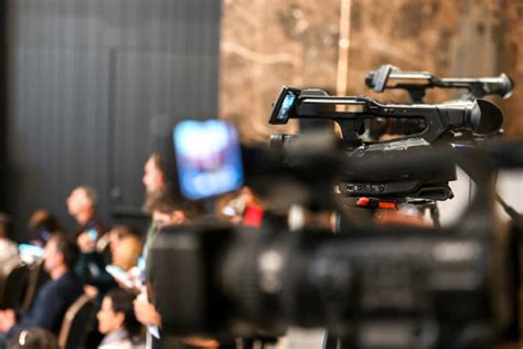 Local News Reporters 的图像结果