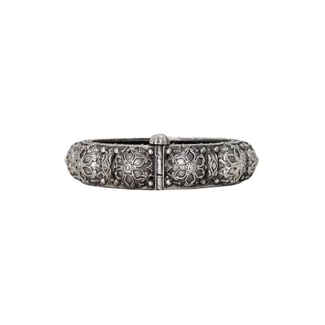 Shop Teejh Vanshika Stacked Bracelet Set for Women