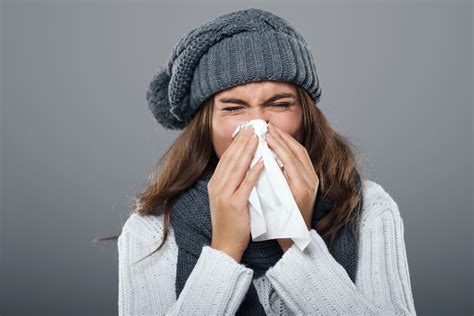Mold Allergy : Symptoms, Causes and Treatment - Apollo Hospitals