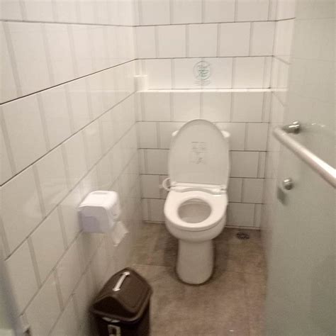 BOBOPOD PASKAL (Bandung) - Hostel Reviews, Photos, Rate Comparison ...