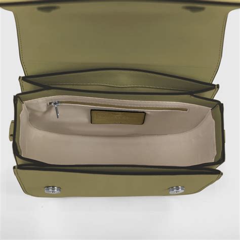 Lucie – OLIVES & GOLD