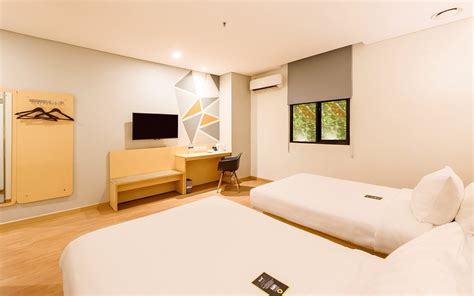 JUNO HOTEL JATINEGARA (Jakarta) - Hotel Reviews, Photos, Rate ...