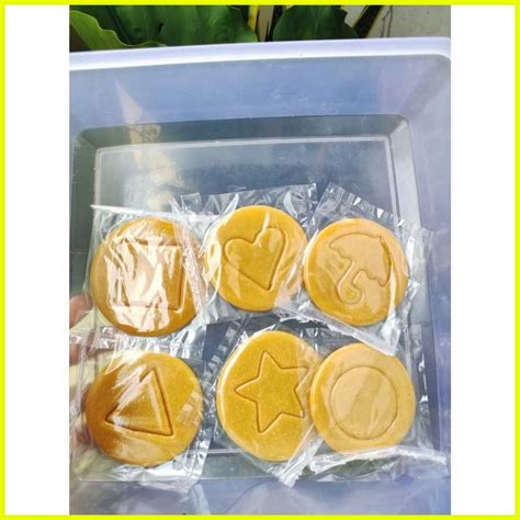 Dalgona candy / korean viral candy / korean sponge candy / honeycomb ...