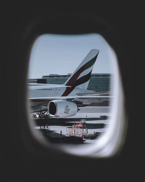 FedEx Pilot Salary 2025: How Much Do Its Pilots Make?