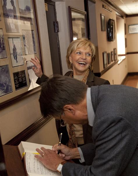North Carolina governors visit Fort Bragg | Article | The United States ...