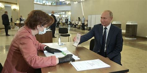俄罗斯修宪获公投支持，普京2024年总统期满后可继续竞选_手机新浪网