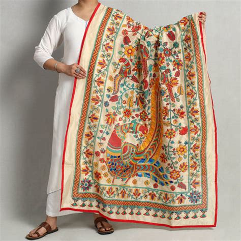 Contemporary Twist: Fusion of Hand-Embroidery Phulkari on Dupattas