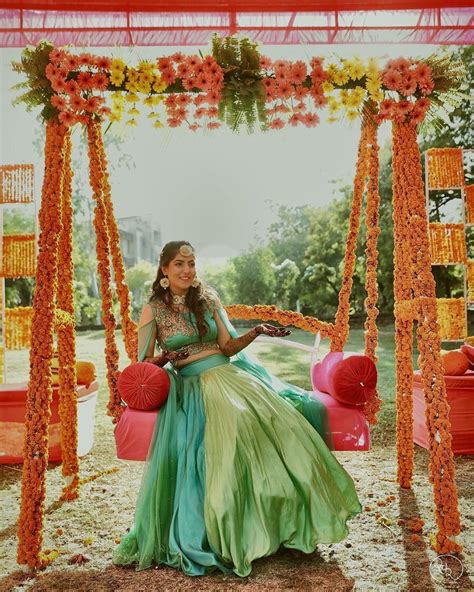 Breathtaking Mehndi Jhoola Trends for Your Summer 2020 Wedding