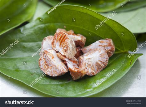 Paan Supari With Betel Nut Stock Photo 171547565 : Shutterstock