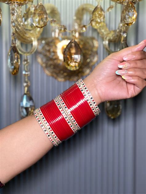 Traditional chuda with Ad Bangles Maroon – Soni Cosmetics