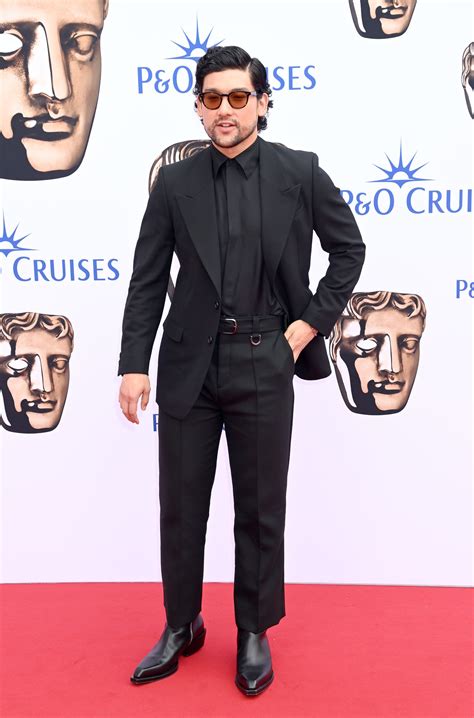 Will Sharpe, The White Lotus's tech nerd husband, goes full Miami baron ...