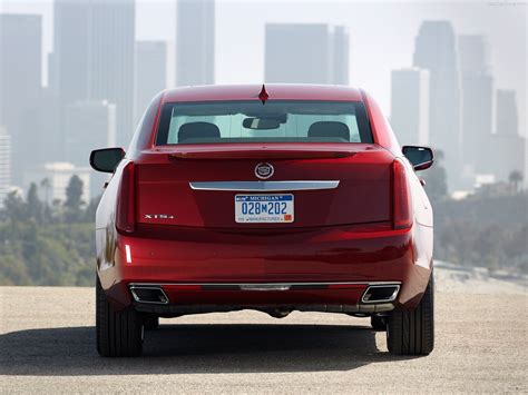 Cadillac XTS (2013) - pictures, information & specs