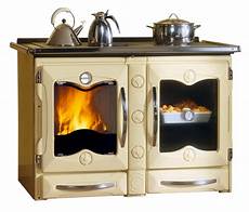 cucina a legna con forno cucina a legna con forno nordica extraflame america crema cucina a legna con forno cucina a legna con forno nordica extraflame america crema