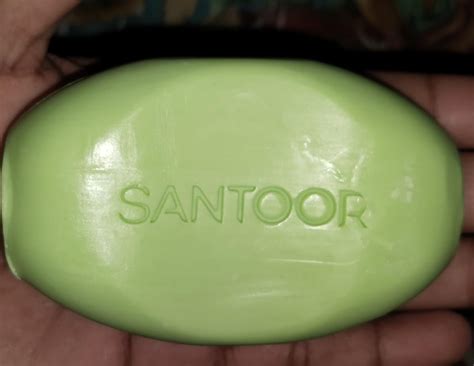Buy Santoor Fresh Skin Aloe Vera & Lime Bathing Soap with Nourishing ...