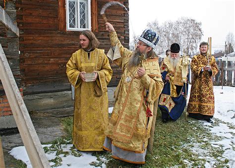 В Бийске прошел престольный праздник Казанской иконы Богородицы