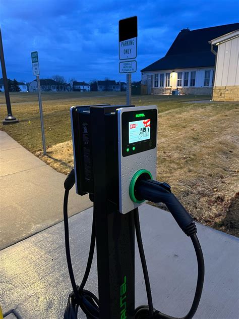 Huntley Area Public Library | Huntley, IL | EV Station