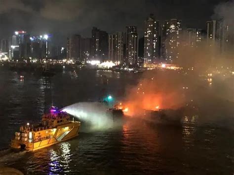 宜宾一艘渔政船只突发大火最新素材