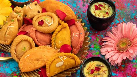 What Tradition Foods Eat on The Holi Festival at Different States in ...