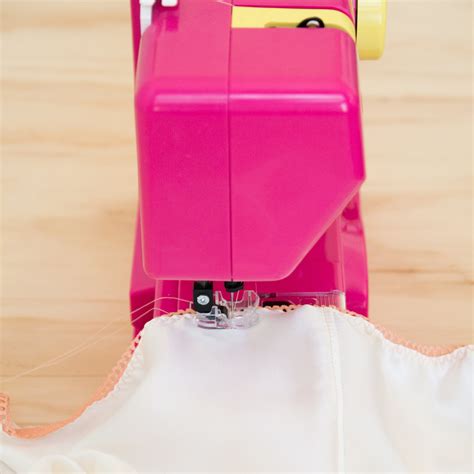 Pink Sewing Machine 的图像结果