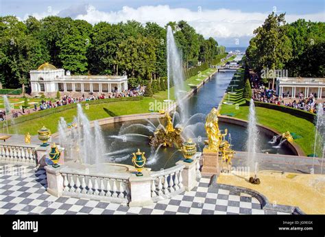 Peterhof Palace Grand Cascade with fountains and gardens in summer ...