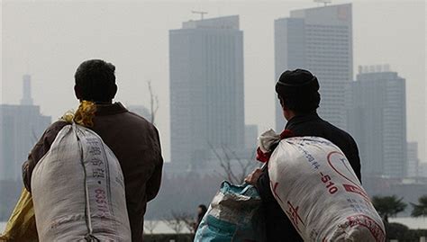 劳务输出大省经济转型升级 留住众多务工人员家门口就业_新闻频道_央视网(cctv.com)