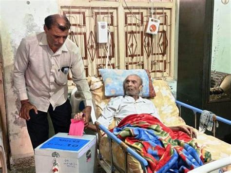 In Una, the workers reached the homes of the disabled and the elderly ...