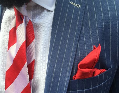 Match Your Tie And Pocket Square? | What Men Should Wear