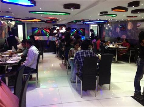 Food of Gujarat, Gujarati Thali, Popular Restaurants in Gujarat