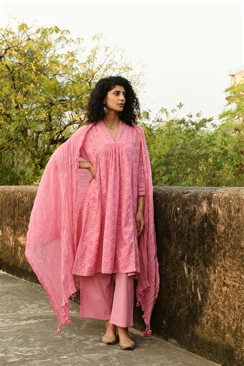 Aaravi Dyed Schiffli Pink Suit Set – Shilpi Handicrafts