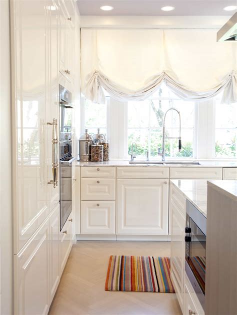 Elevate Your Kitchen with Beautifully Handmade Curtains