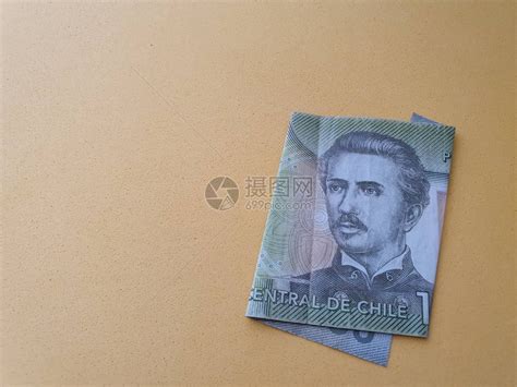 智利纸币1000比索和黄背景用高清图片下载-正版图片504563850-摄图网