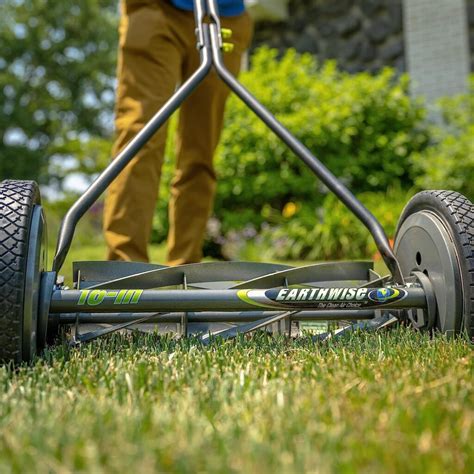 Earthwise 1715-16EW 16-Inch 7-Blade Push Reel Lawn Mower Review - Mowrs.com