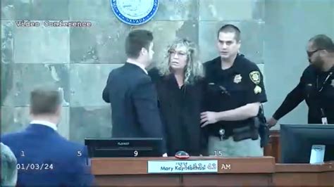 Shock moment Judge Mary Kay Holthus is attacked by felon Deobra Redden ...