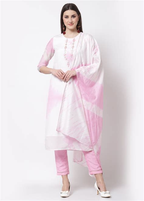 Get Round Neck Embroidered Kurta Pant And Dupatta Set at ₹ 1451 | LBB Shop