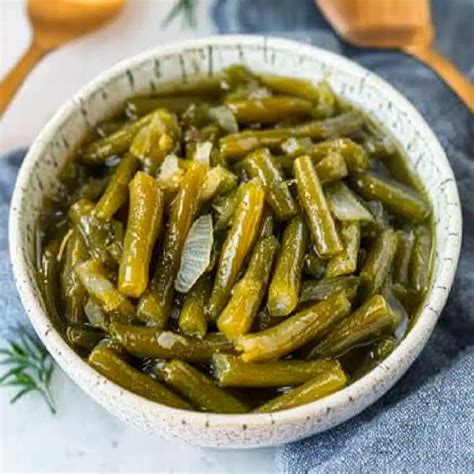 Easy Slow Cooker Canned Green Beans : Southern Crockpot Favorite ...