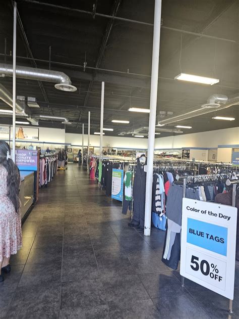 Goodwill Southern California Store & Donation Center - 7211 Boulder Ave ...