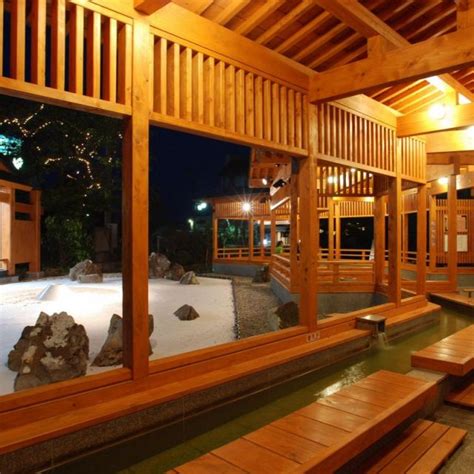 https://niigata-kankou.or.jp/image/rendering/attraction_topic_image/1527/trim.640/1/1?v=cb6609d9cbcfb210d23b97c7152e277454184f91