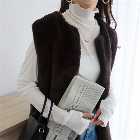 SHEER HIGH-NECKED TOPS | Aulii a moment of happiness